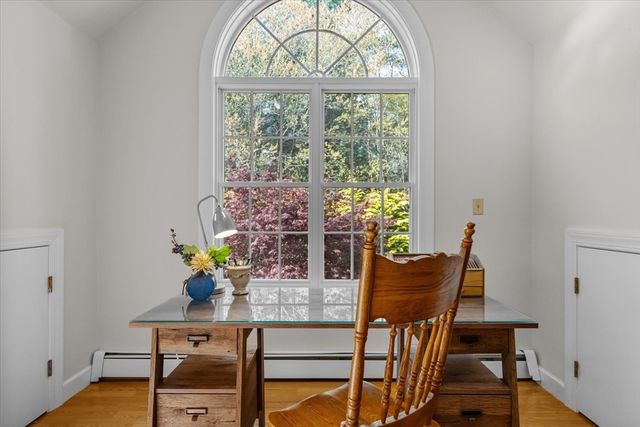 22 Hayden Cir, Sudbury, MA 01776