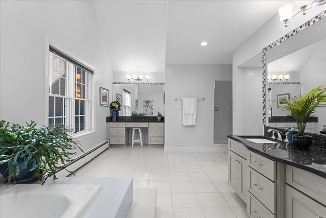 22 Hayden Cir, Sudbury, MA 01776