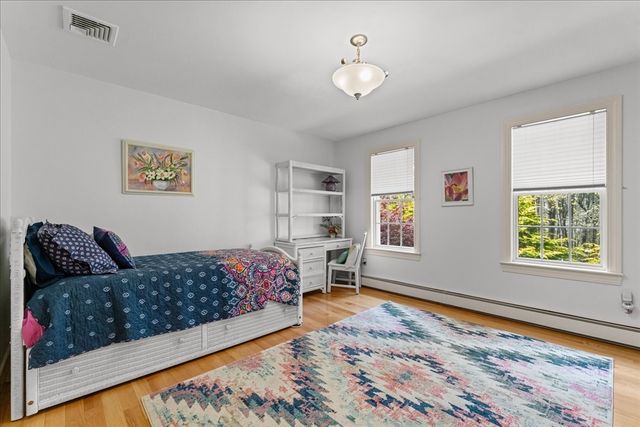 22 Hayden Cir, Sudbury, MA 01776