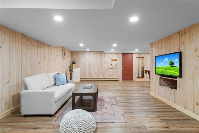 22 Hayden Cir, Sudbury, MA 01776