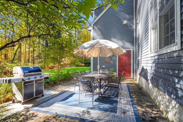 22 Hayden Cir, Sudbury, MA 01776