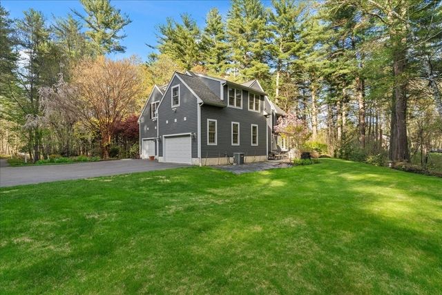 22 Hayden Cir, Sudbury, MA 01776