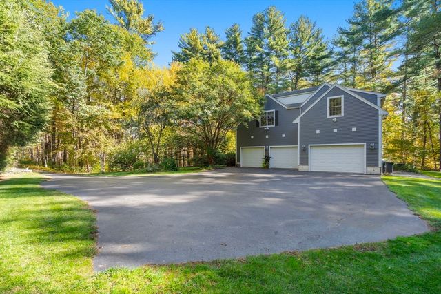 22 Hayden Cir, Sudbury, MA 01776