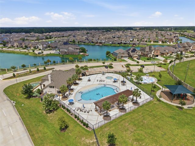 3747 Lake Bend Shore Drive, Spring, TX 77386
