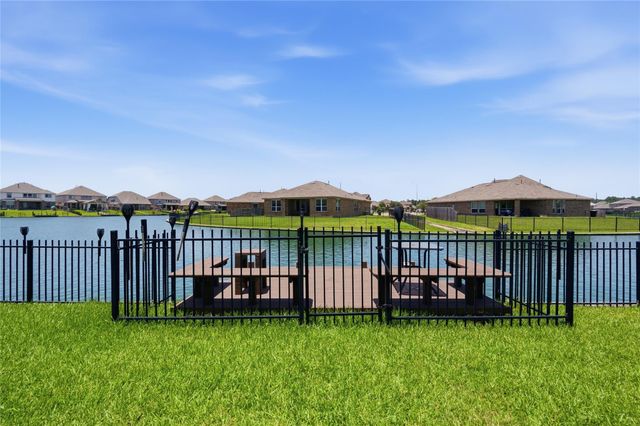 3747 Lake Bend Shore Drive, Spring, TX 77386