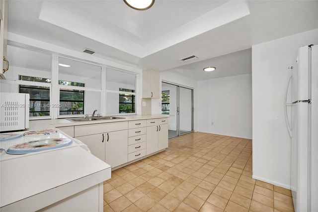 2311 NW 73rd Ave, Sunrise, FL 33313