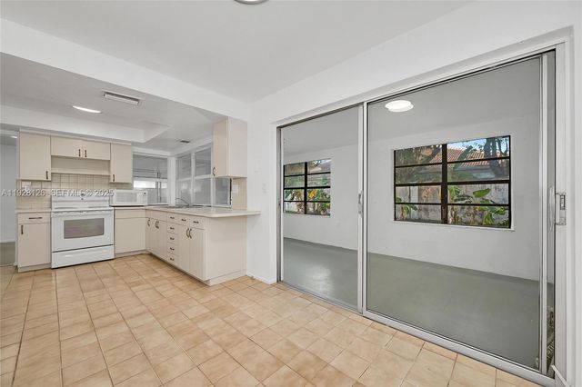 2311 NW 73rd Ave, Sunrise, FL 33313