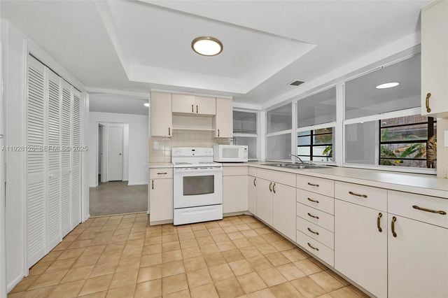 2311 NW 73rd Ave, Sunrise, FL 33313