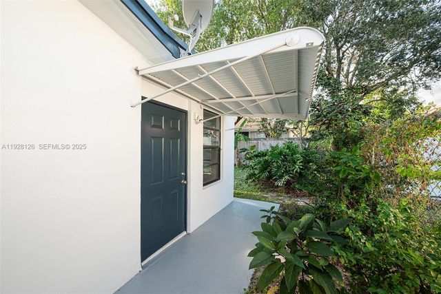 2311 NW 73rd Ave, Sunrise, FL 33313