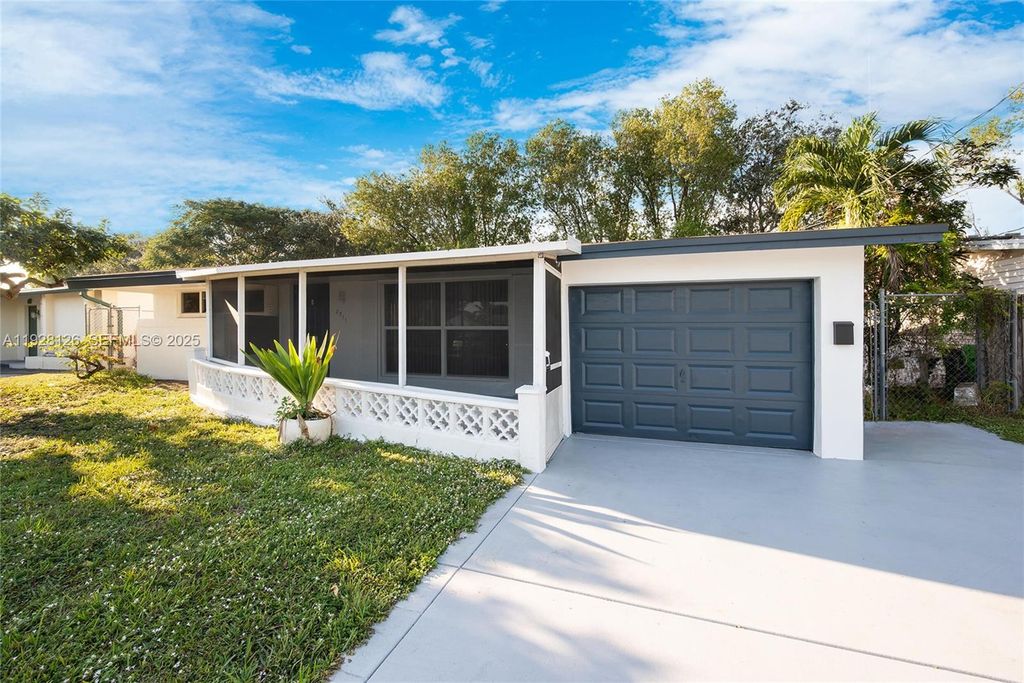 2311 NW 73rd Ave, Sunrise, FL 33313