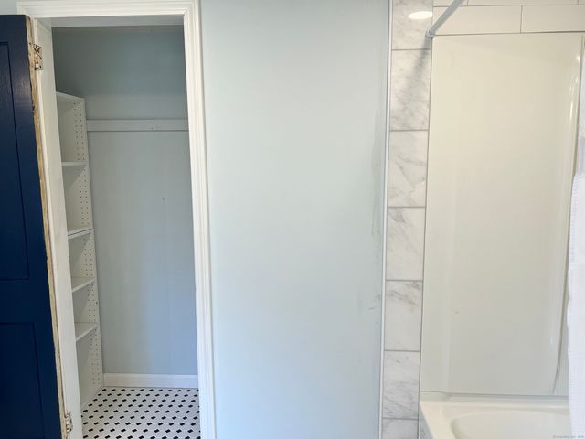 16 Crestwood Road, Coventry, CT 06238