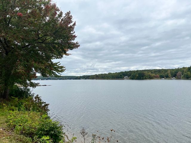 16 Crestwood Road, Coventry, CT 06238