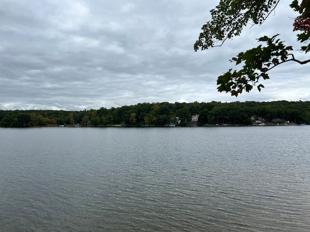 16 Crestwood Road, Coventry, CT 06238