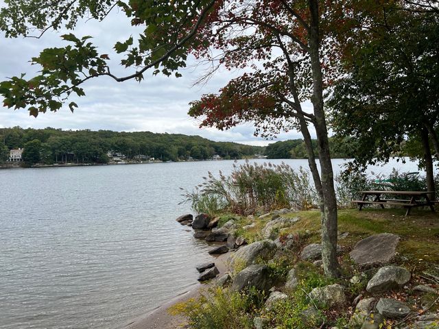 16 Crestwood Road, Coventry, CT 06238