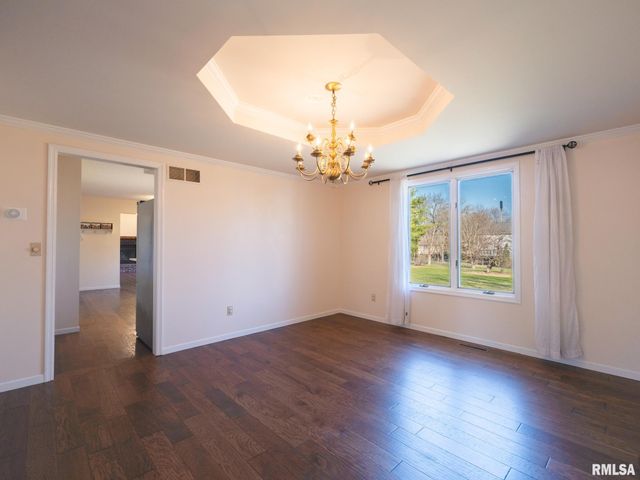 6410 N TAMMARACK Lane, Peoria, IL 61615