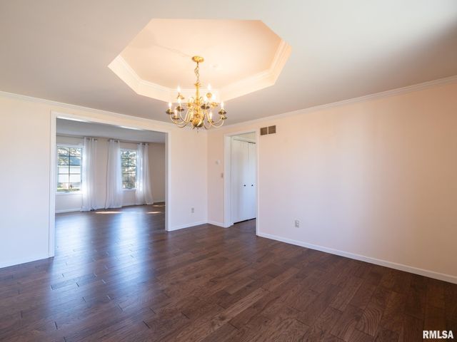 6410 N TAMMARACK Lane, Peoria, IL 61615