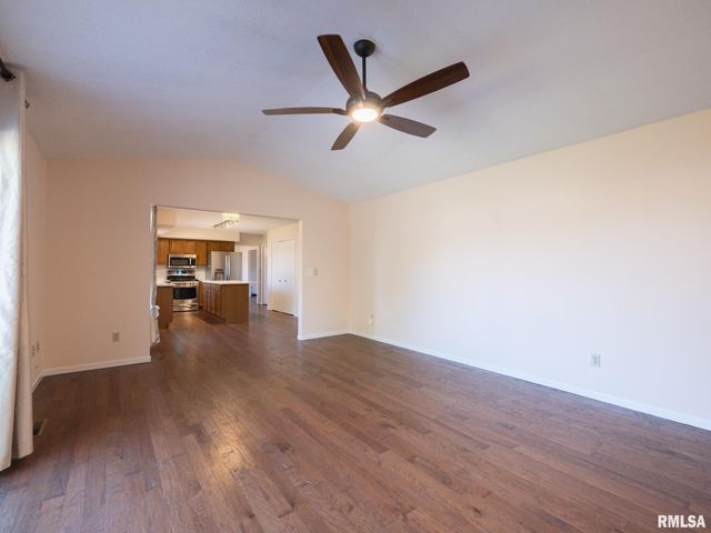 6410 N TAMMARACK Lane, Peoria, IL 61615