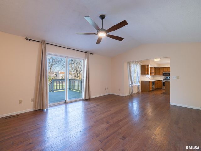 6410 N TAMMARACK Lane, Peoria, IL 61615