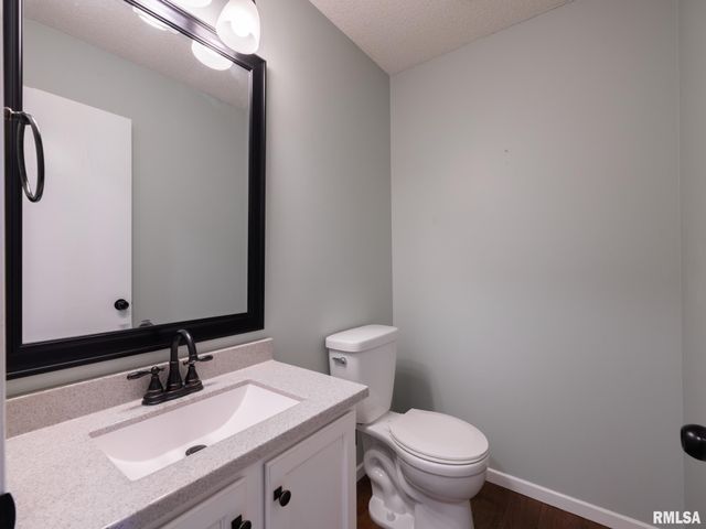 6410 N TAMMARACK Lane, Peoria, IL 61615