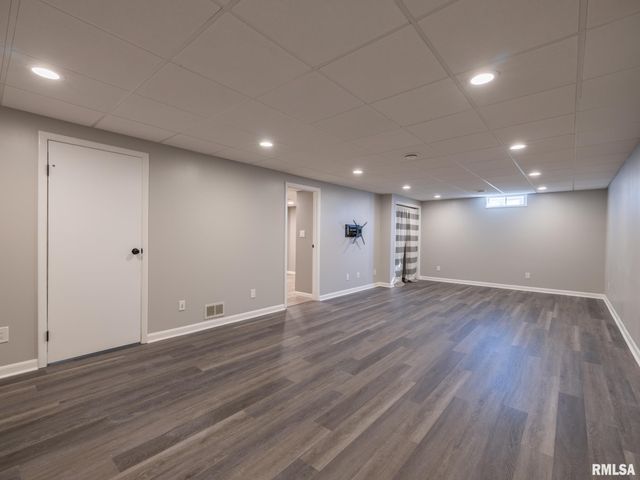 6410 N TAMMARACK Lane, Peoria, IL 61615