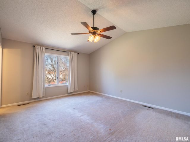 6410 N TAMMARACK Lane, Peoria, IL 61615