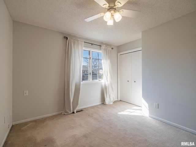 6410 N TAMMARACK Lane, Peoria, IL 61615