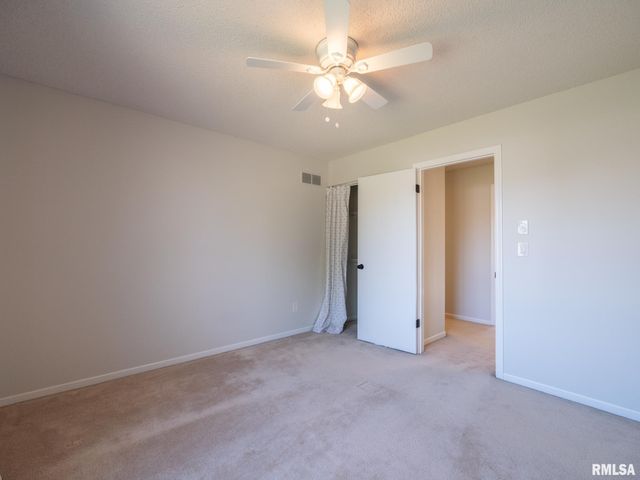 6410 N TAMMARACK Lane, Peoria, IL 61615