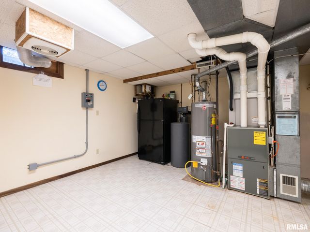 6410 N TAMMARACK Lane, Peoria, IL 61615