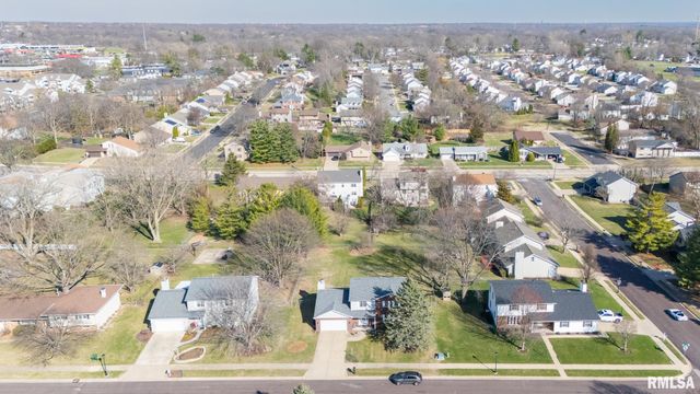 6410 N TAMMARACK Lane, Peoria, IL 61615