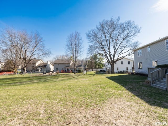 6410 N TAMMARACK Lane, Peoria, IL 61615