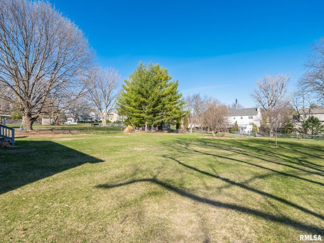 6410 N TAMMARACK Lane, Peoria, IL 61615