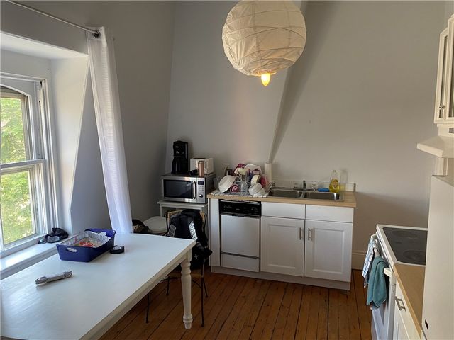 10 Clarke Street, Newport, RI 02840