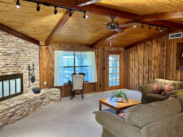 407 Brizendine RD, Liberty Hill, TX 78642