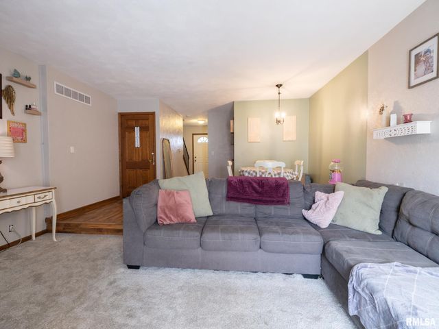 4410 W CATHY Circle, Peoria, IL 61615