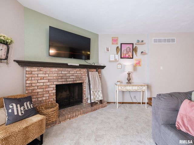 4410 W CATHY Circle, Peoria, IL 61615