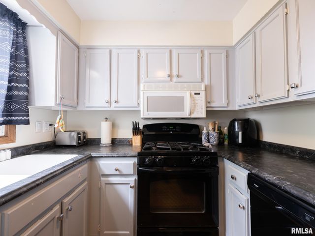 4410 W CATHY Circle, Peoria, IL 61615