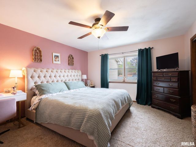4410 W CATHY Circle, Peoria, IL 61615