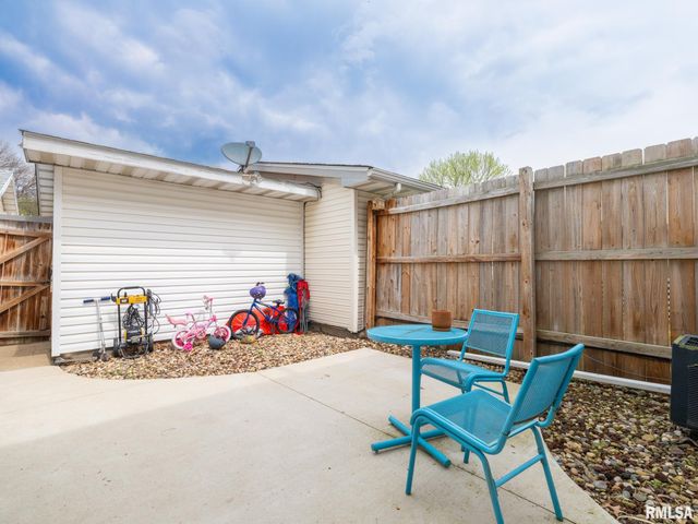 4410 W CATHY Circle, Peoria, IL 61615