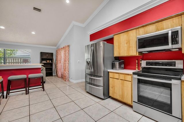 7461 NW 35th Street, Lauderhill, FL 33319