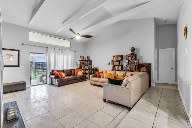 7461 NW 35th Street, Lauderhill, FL 33319