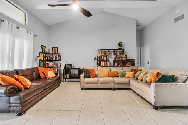7461 NW 35th Street, Lauderhill, FL 33319