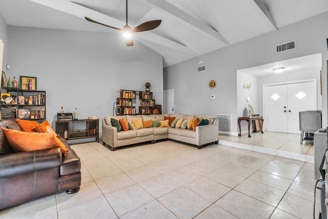 7461 NW 35th Street, Lauderhill, FL 33319