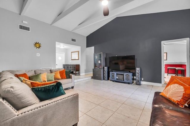 7461 NW 35th Street, Lauderhill, FL 33319