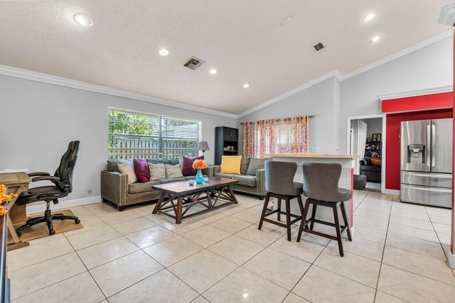 7461 NW 35th Street, Lauderhill, FL 33319