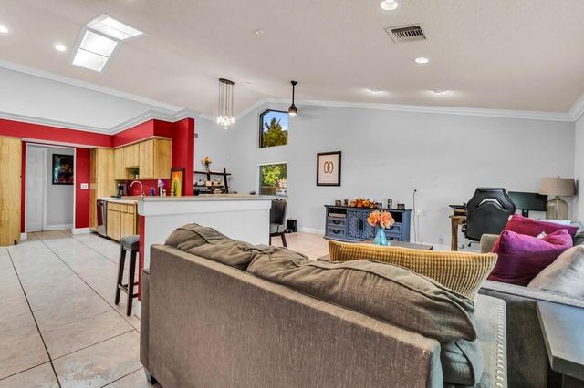 7461 NW 35th Street, Lauderhill, FL 33319