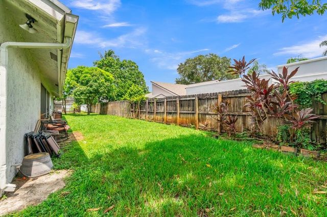7461 NW 35th Street, Lauderhill, FL 33319