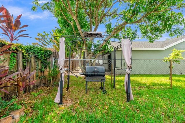 7461 NW 35th Street, Lauderhill, FL 33319