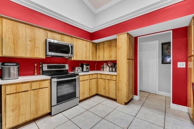 7461 NW 35th Street, Lauderhill, FL 33319