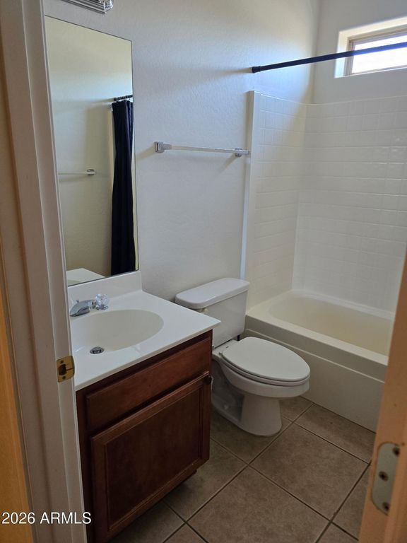Image 10 of property listing at 10324 W Grayback Drive, Arizona City, AZ 85123