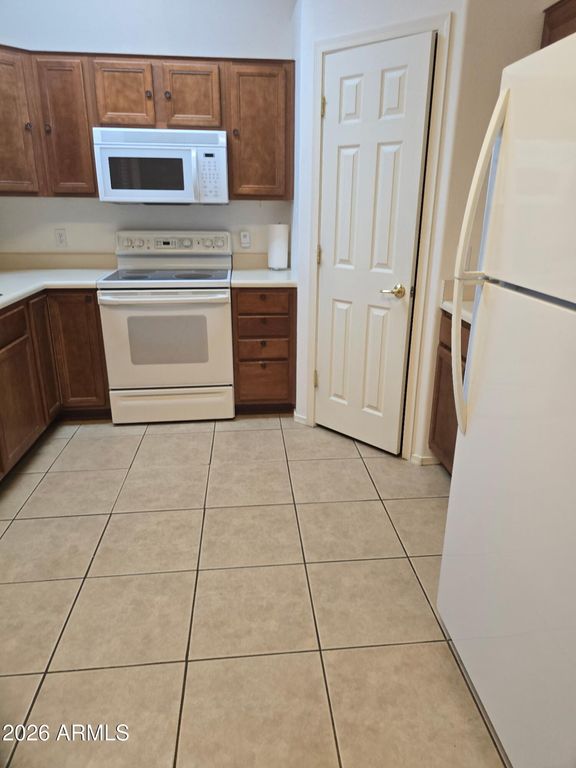 Image 6 of property listing at 10324 W Grayback Drive, Arizona City, AZ 85123